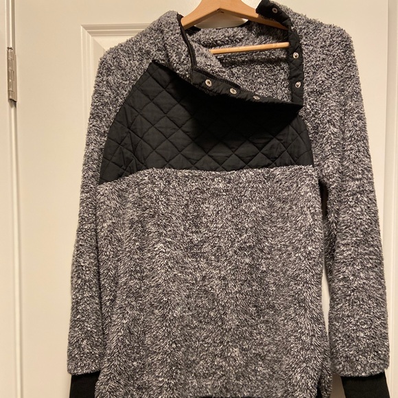 XL women’s Sherpa pullover - Picture 2 of 2